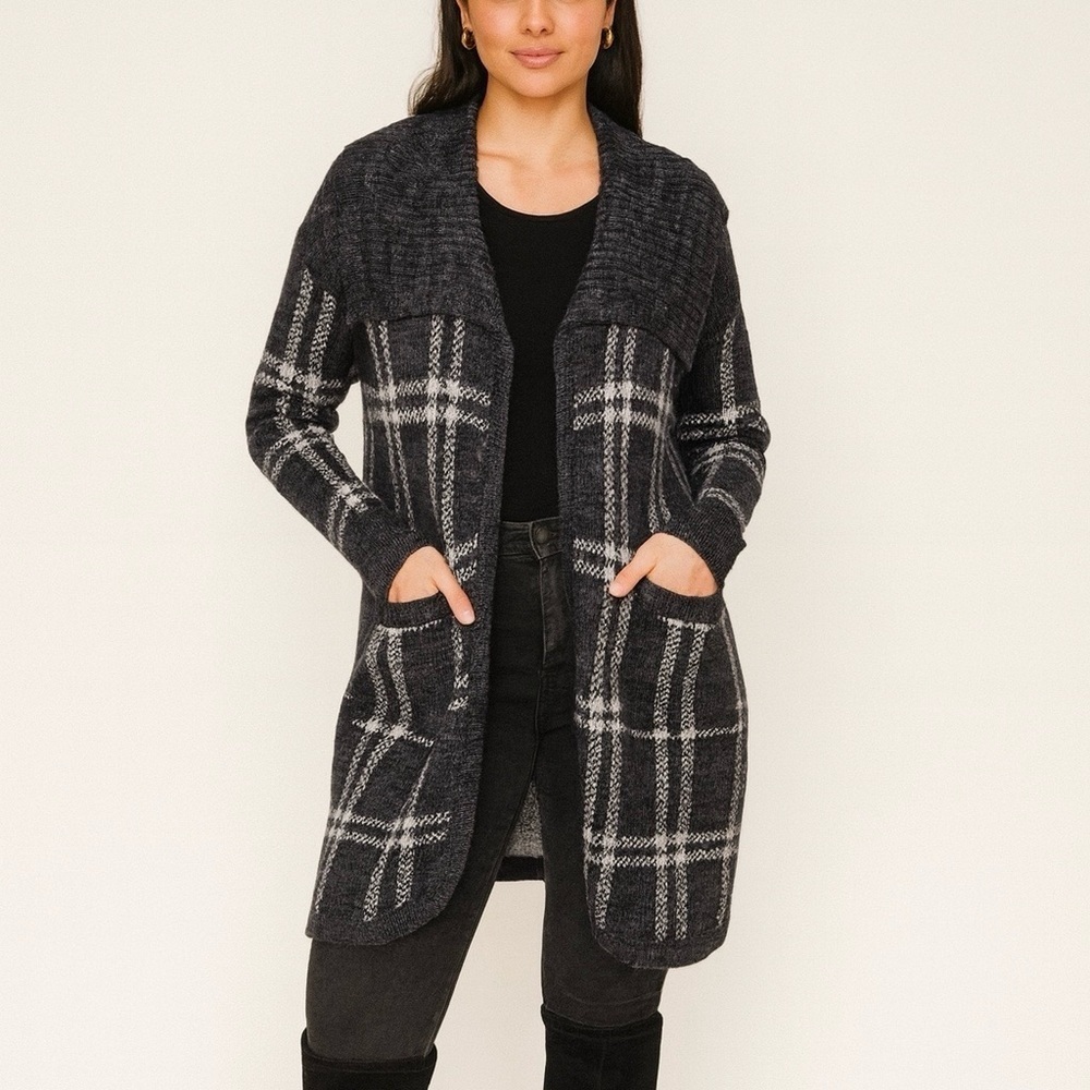 Caslon Women Sz M Plaid Gray Acrylic Knit Poncho Cardigan Sweater Oversized
